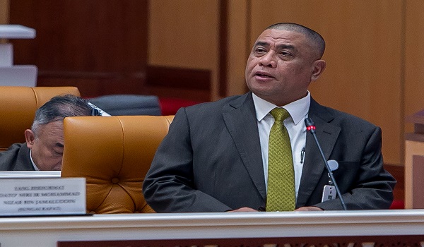 Menteri Besar Perak, Datuk Seri Saarani Mohamad, berucap pada Mesyuarat Kedua, Tahun Ketiga Dewan Negeri Ke-15 Perak Darul Ridzuan di Bangunan Perak Darul Ridzuan hari ini/Foto BERNAMA